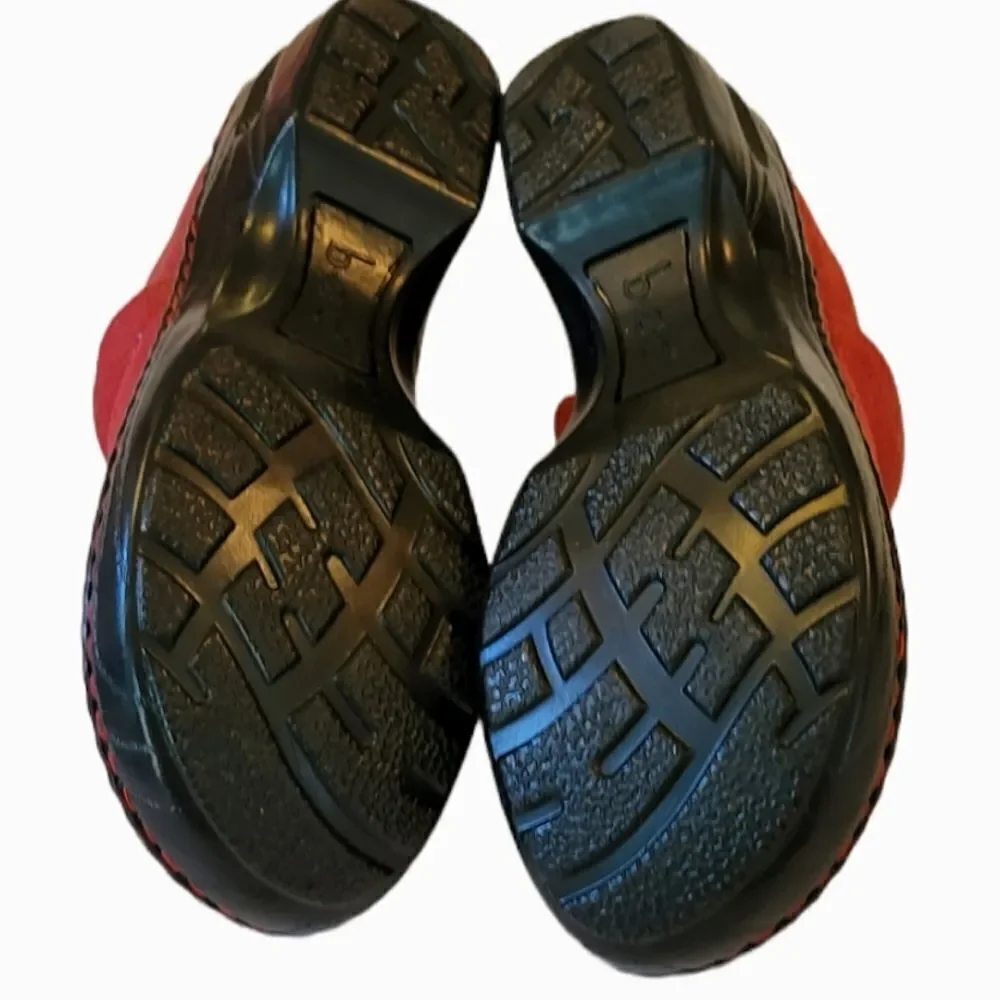 b.o.c. Born Concepts Peggy Red Leather Shimmer Cushioned Insole Clog Shoe - Picture 5 of 9